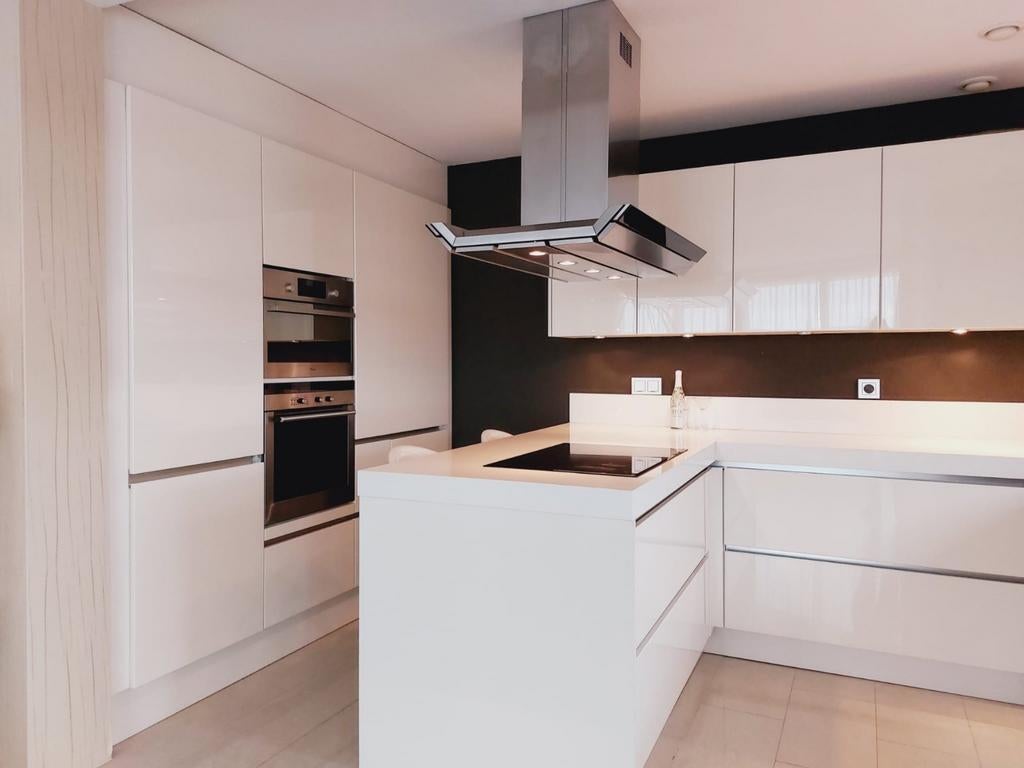 Prachtige keuken met apparatuur, zeer weinig gebruikt!, Huis en Inrichting, Keuken | Complete keukens, Ophalen of Verzenden, Zo goed als nieuw