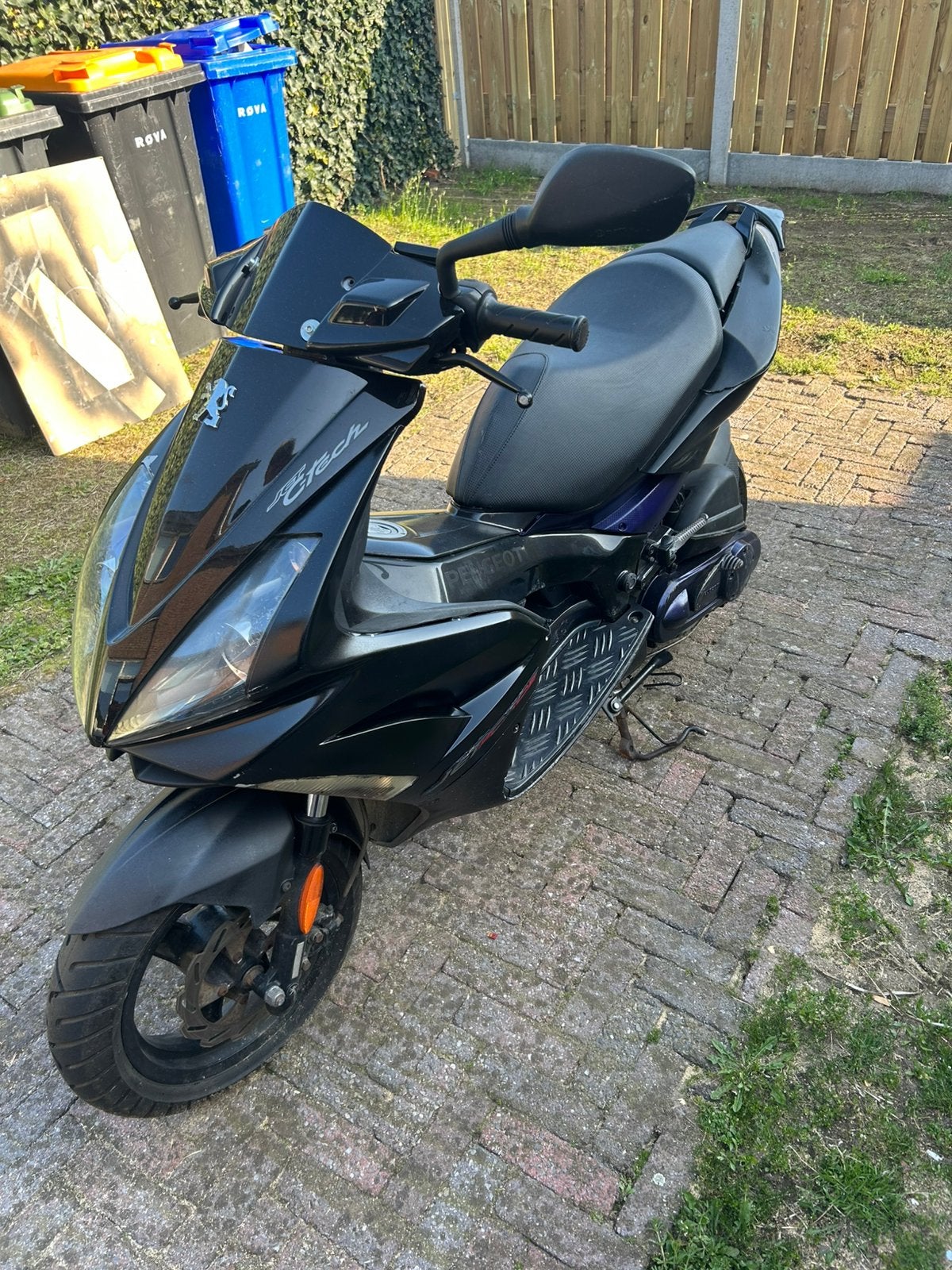 peugot jetforce 50cc 2t, Fietsen en Brommers, Ophalen, Zo goed als nieuw, Tweetakt, Overige modellen