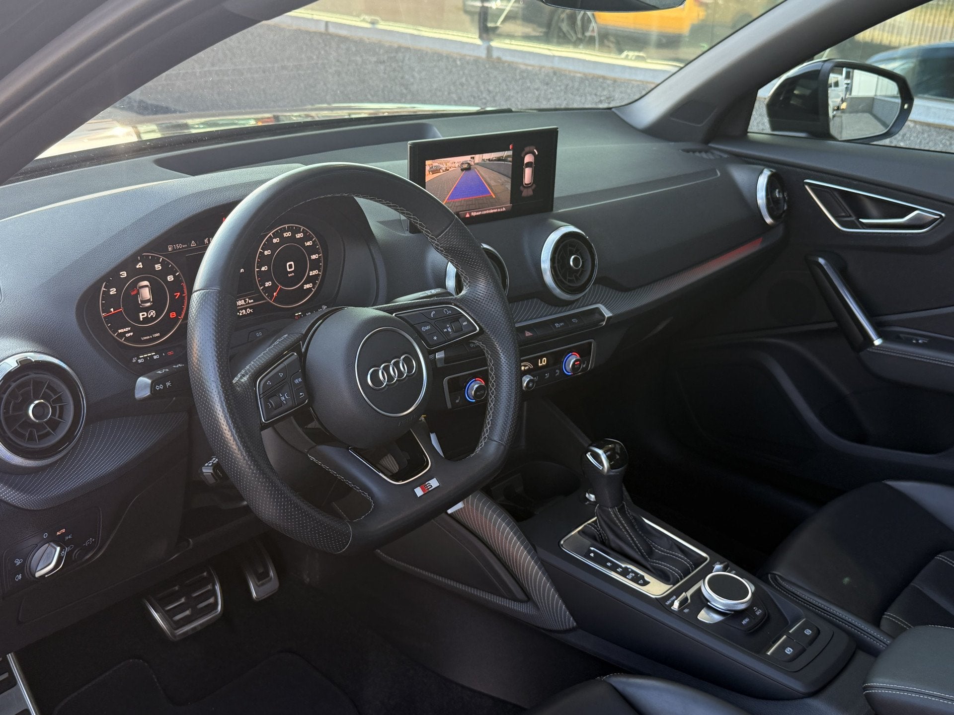 Audi Q2 35 TFSI S Edition | Pano | Leder | VC | Matrix | Cam, 4 cilinders, 150 pk, Zwart, Bedrijf