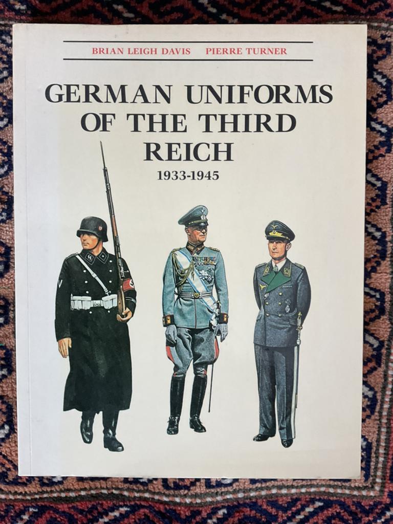 Te koop uniformen van het derde rijk, Verzenden, Tweede Wereldoorlog, Gelezen