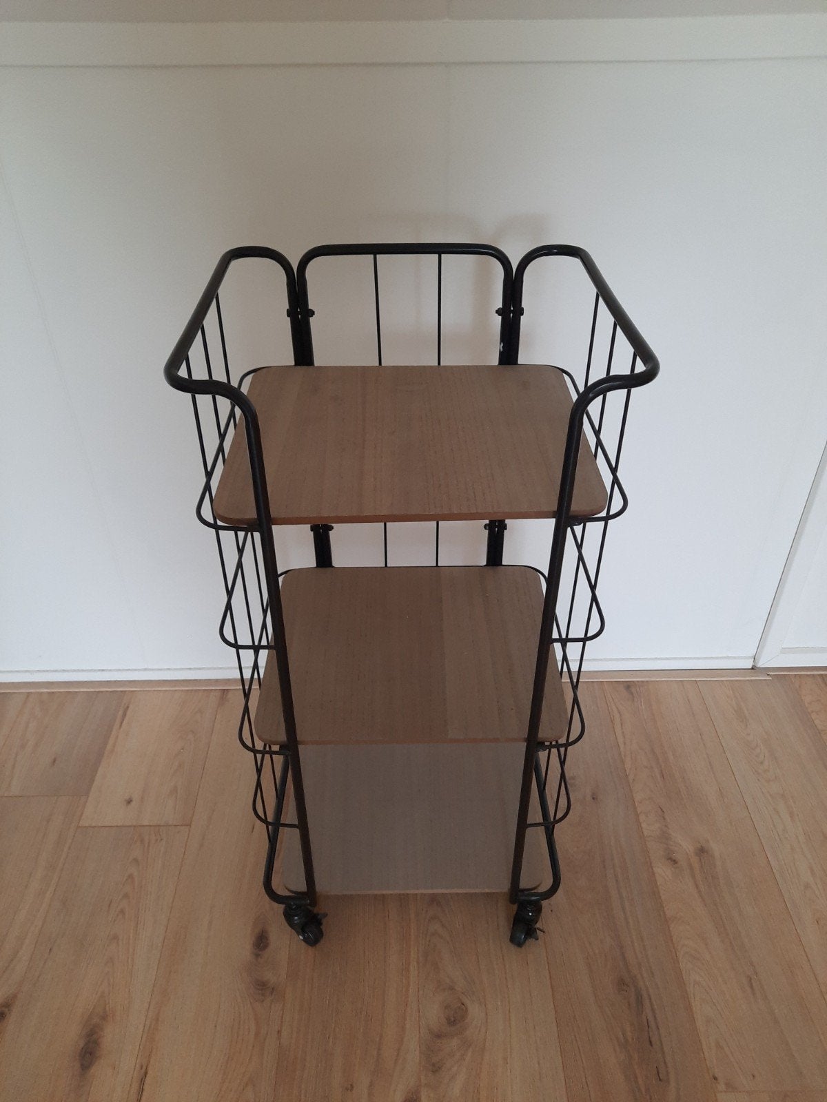 Bakkerskast op wielen. In zeer nette staat. 93x37x44cm., Huis en Inrichting, Ophalen, Zo goed als nieuw