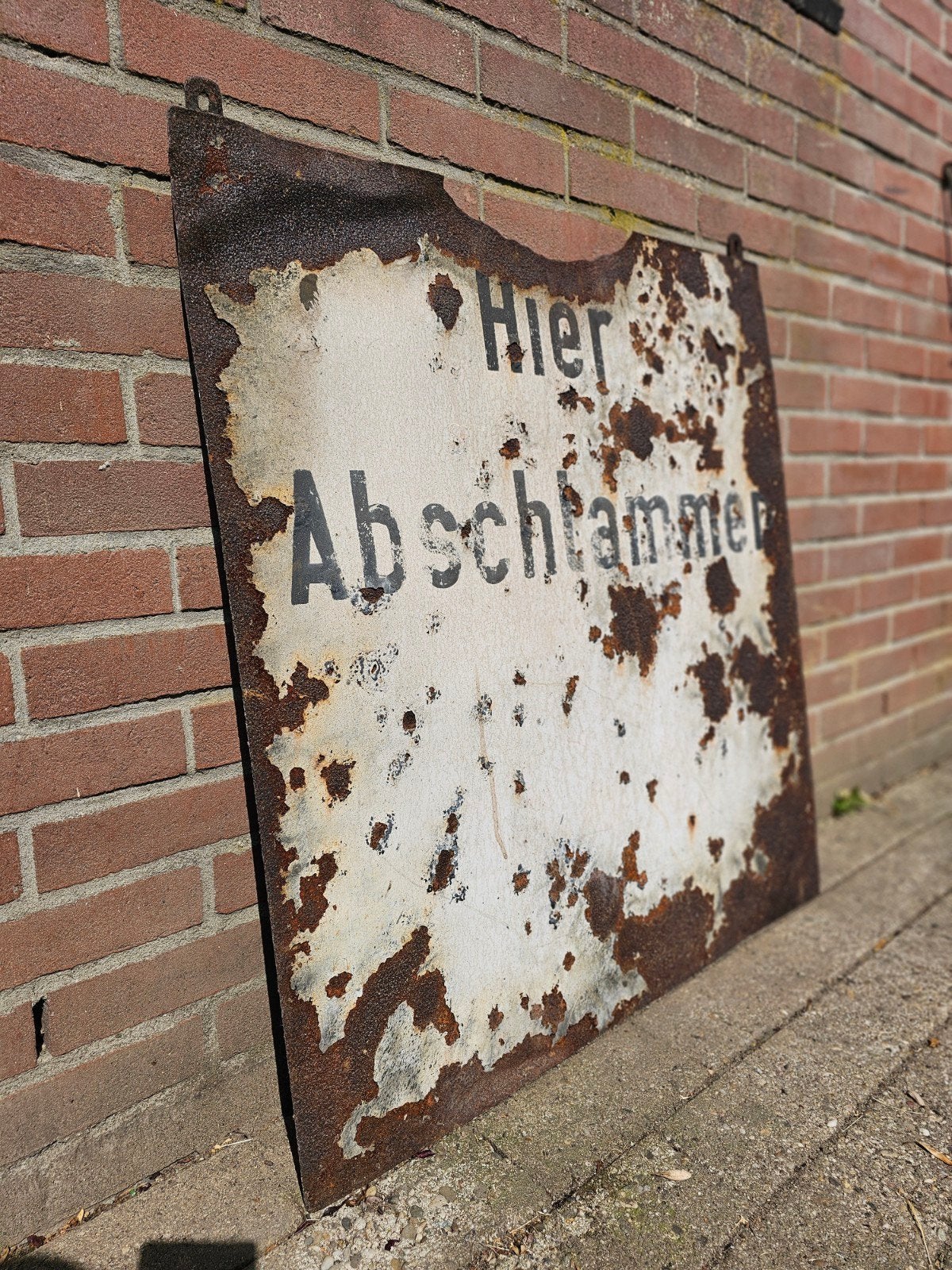 Bord Duits "Hier Abschlammen" zeer oud en origineel, Verzamelen, Spoorwegen en Tramwegen, Ophalen of Verzenden, Gebruikt, Trein