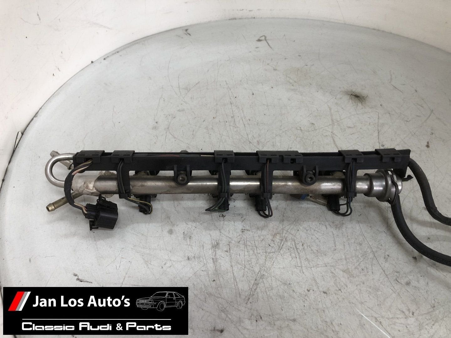 VW Golf 2.0 GTI injectorrail 037133317ab, Gebruikt, -, Volkswagen, -
