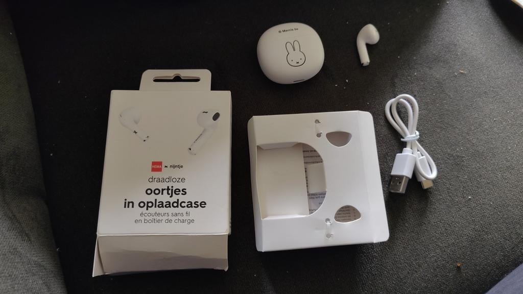 Nijntje oplaadcase met alleen linkeroortje. Hema, Ophalen of Verzenden, Overige merken, Draadloos