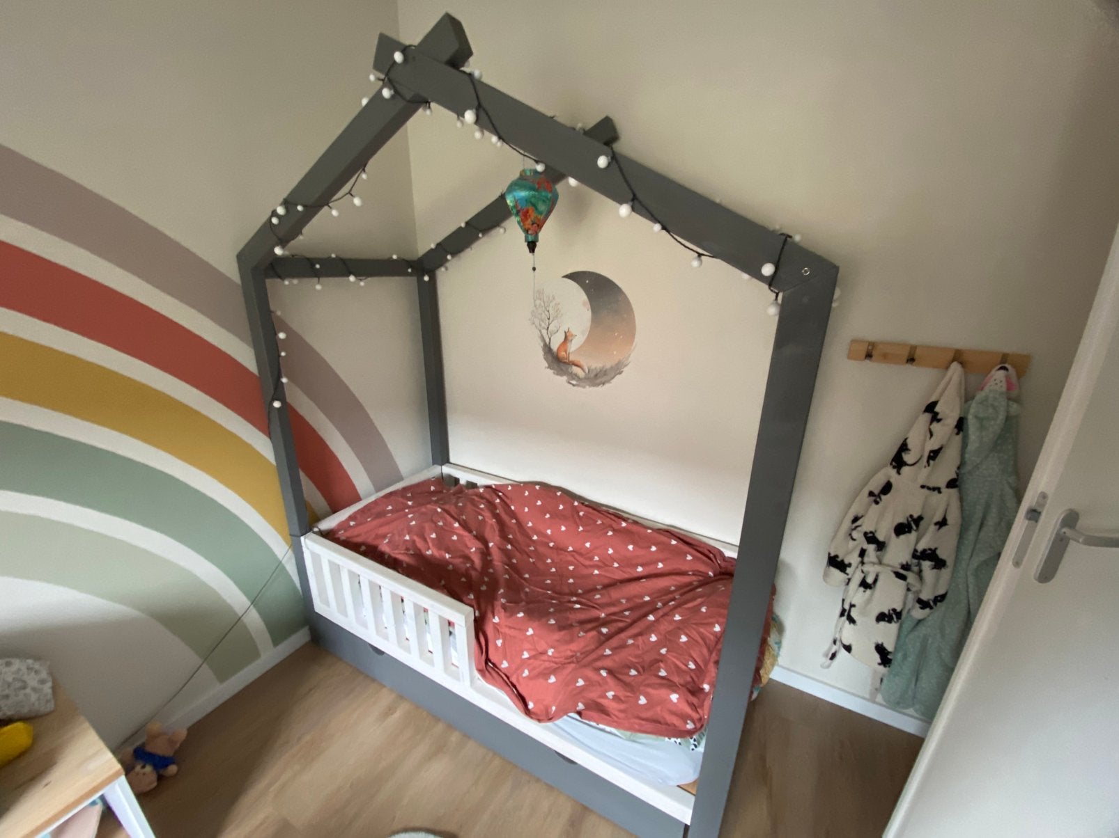 Huisjes bed, Kinderen en Baby's, Ophalen of Verzenden, Zo goed als nieuw, 140 tot 160 cm, 70 tot 85 cm