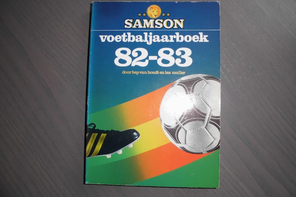 Samson voetbaljaarboek 82-83, Ophalen of Verzenden, Gelezen, Balsport