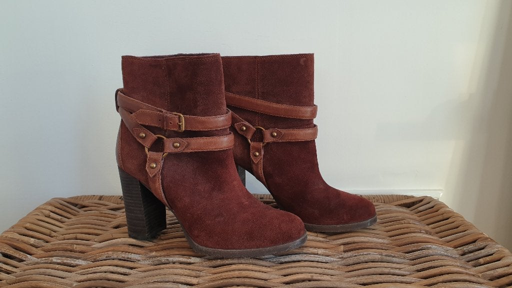 UGG Laarzen Suède Bruin maat 39, UGG, Bruin, Lage of Enkellaarzen, Ophalen of Verzenden