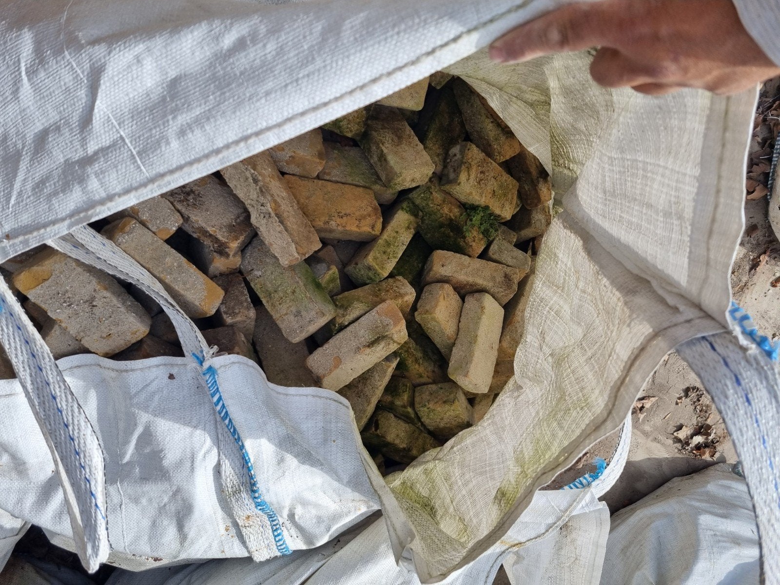 Oude IJsselstenen in 8 big bags. Koopje, Ophalen, Gebruikt, Overige typen
