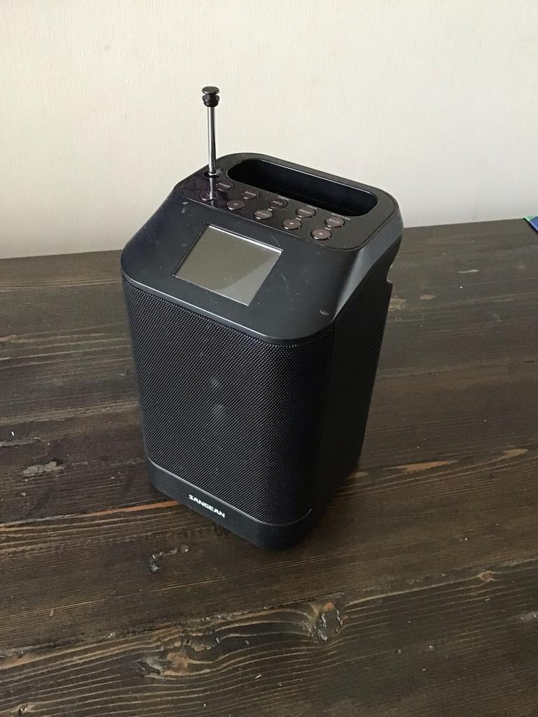 Sangean Revery R4 WFS 58 Internetradio DAB Bluetooth Wifi, Audio, Tv en Foto, Radio's, Ophalen of Verzenden, Zo goed als nieuw