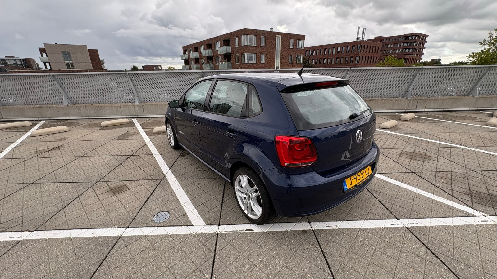 Mooie Volkswagen Polo met extra’s!, Voorwielaandrijving, 967 kg, Blauw, 1198 cc