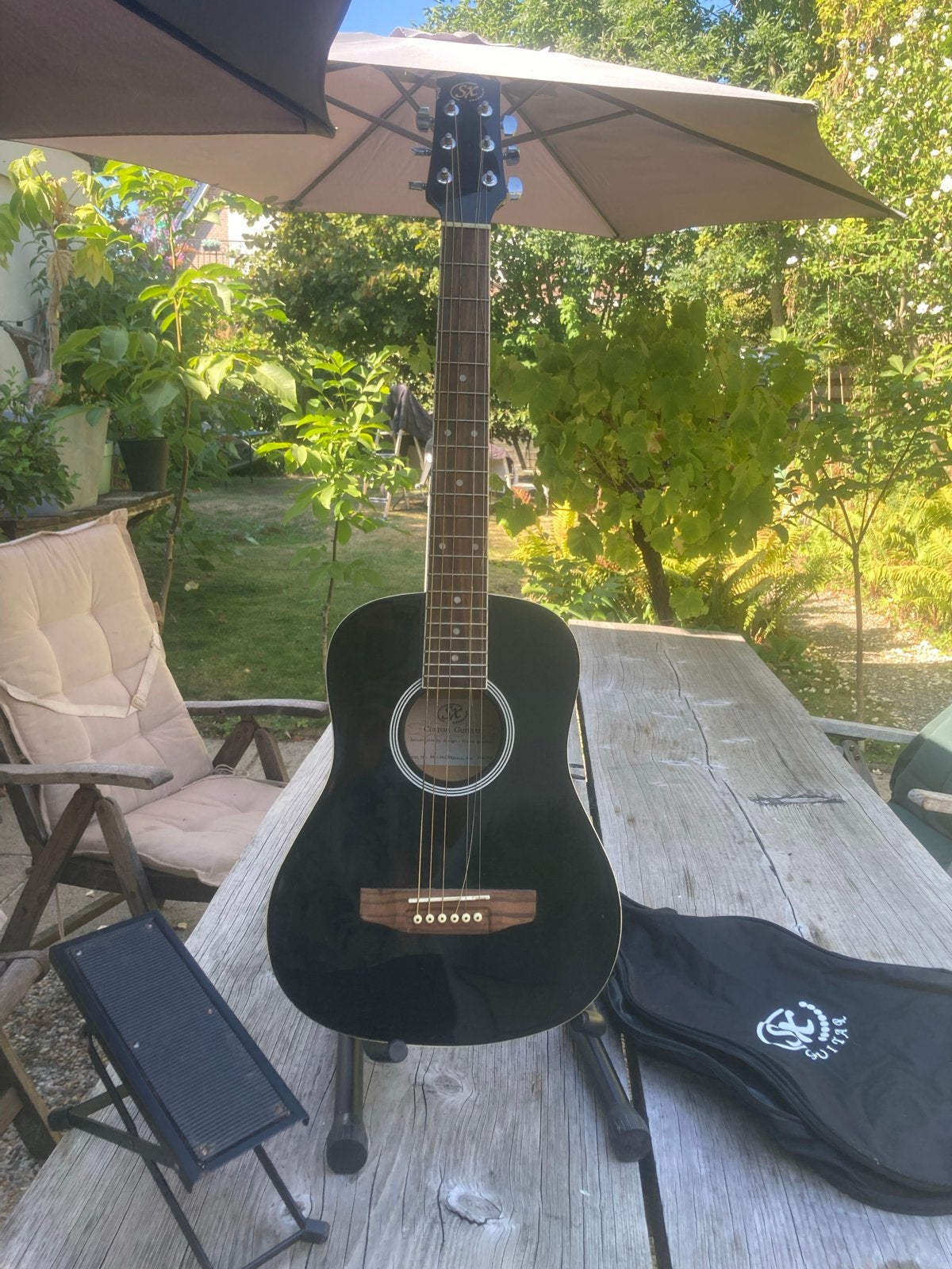 Kindergitaar met hoes en standaard - SX Custom Guitars, Ophalen, Gebruikt, Western- of Steelstringgitaar, Met koffer