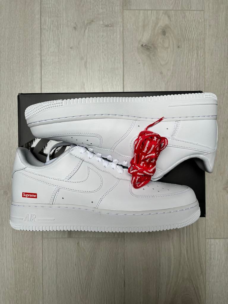 Supreme X Nike Air Force 1 'White' - Maat 44,5, Wit, Nieuw, Ophalen of Verzenden, Sneakers of Gympen