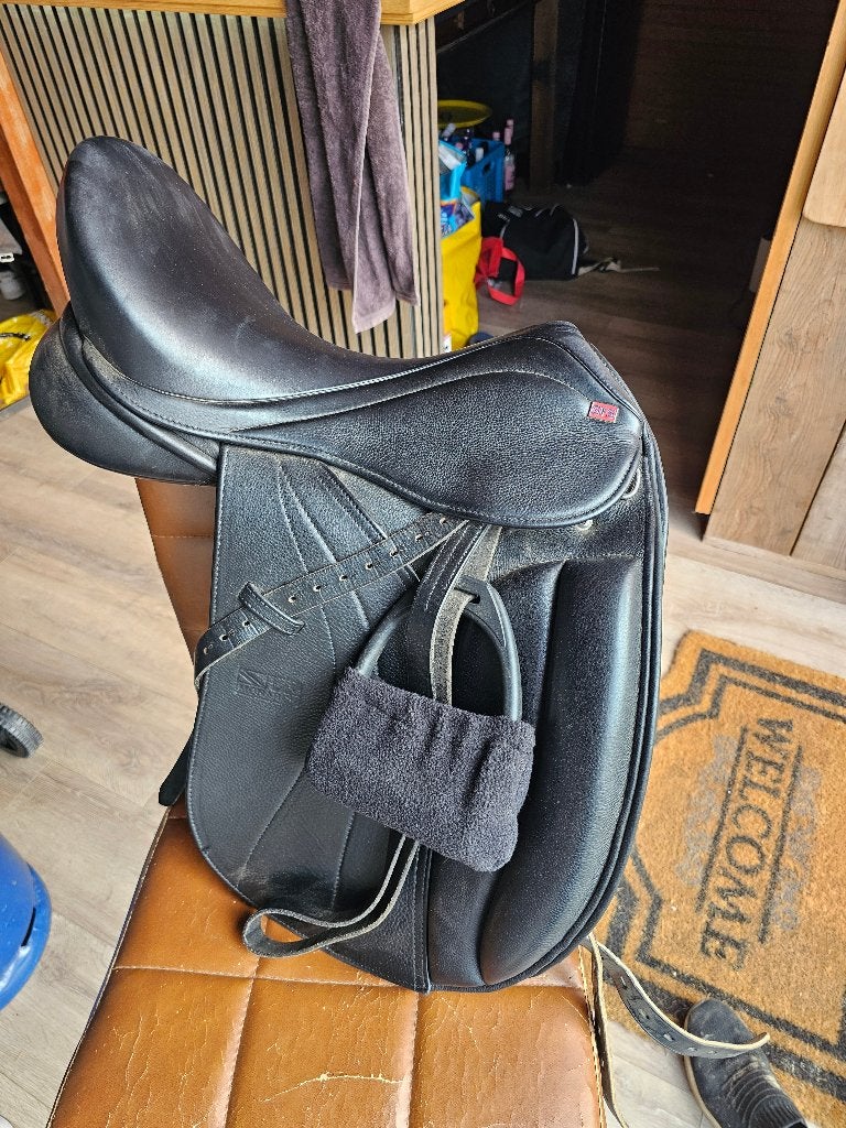 Dressuurzadel, Ophalen of Verzenden, Zo goed als nieuw, Dressuur