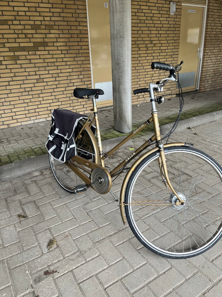 dames fietsen 2 stuks, Fietsen en Brommers, Fietsen | Dames | Damesfietsen, Gebruikt, Overige merken, Trommelrem, Ophalen