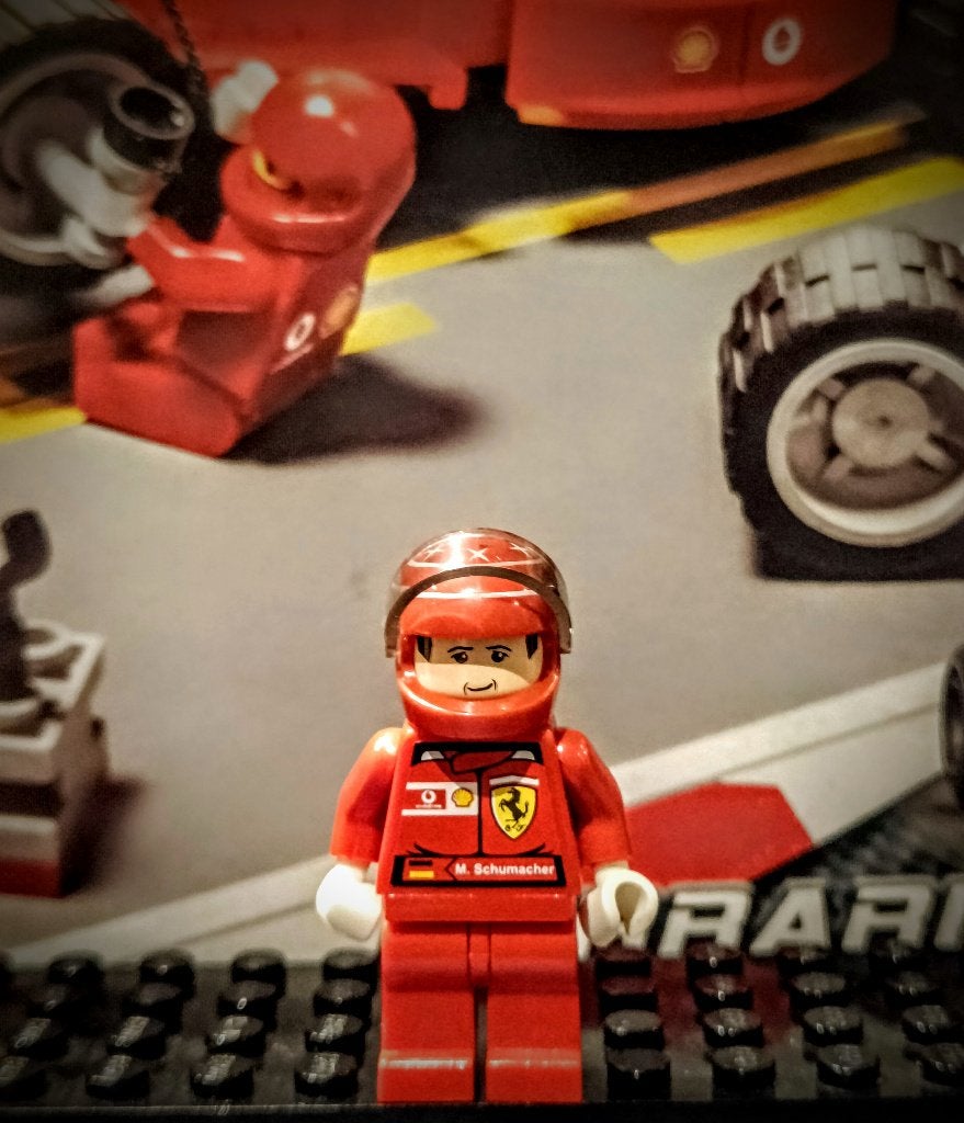 Lego F1 Ferrari - M. Schumacher with Helmet - with Torso, Gebruikt, Lego, Ophalen of Verzenden, Minifiguur