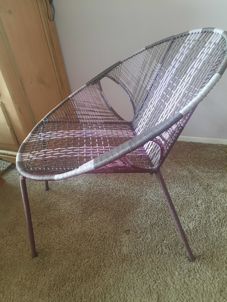 Moderne stoel roze / lila paars gevlochten kunststof COOL, Huis en Inrichting, Stoelen, Ophalen, Overige kleuren, Zo goed als nieuw