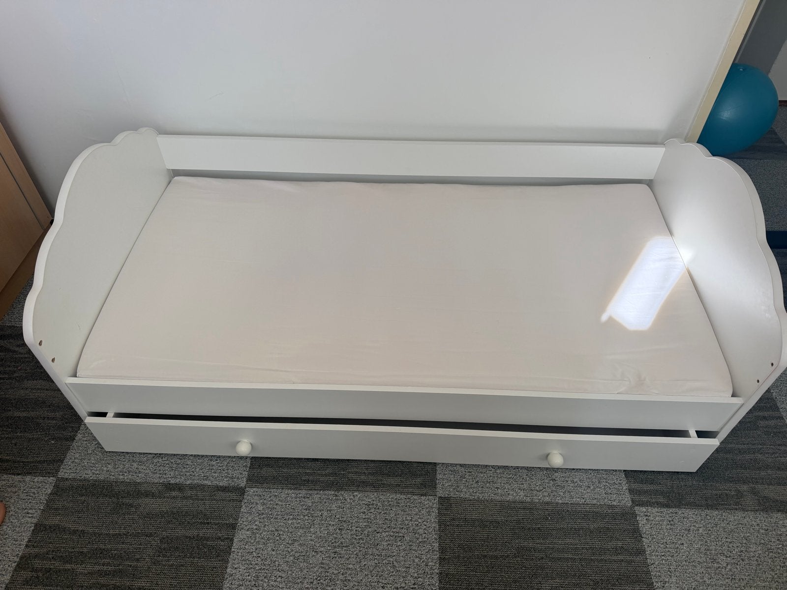 Gratis kinderbed met lade en matras, Gebruikt, 70 tot 85 cm, Ophalen of Verzenden, Lattenbodem
