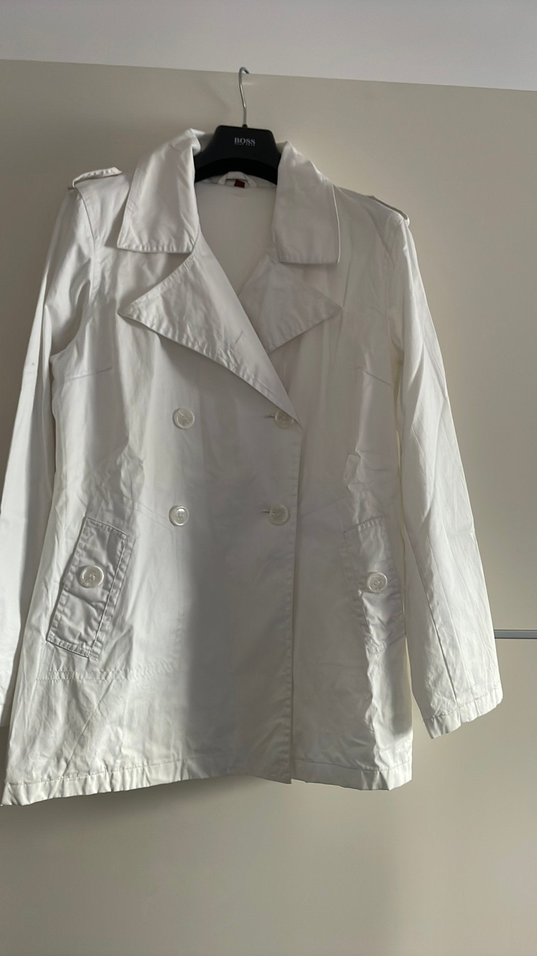 Nieuwe witte trenchcoat mt M, Ophalen of Verzenden, Nieuw, Maat 38/40 (M), Wit
