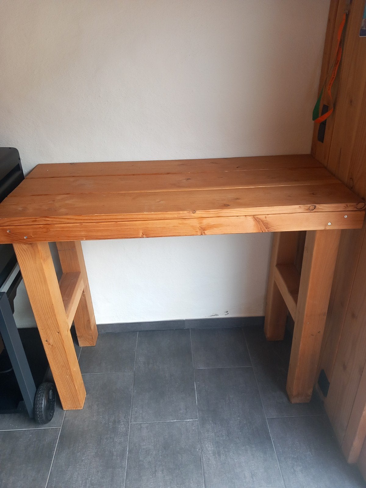 Stevige houten werkbank of bijzettafel, Ophalen of Verzenden, Gebruikt, Rechthoekig, Hout