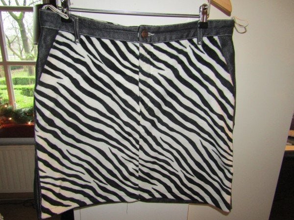 D1566 VANILIA VNL SPORTS mt 42 rok zebra zwart wit denim, Kleding | Dames, Verzenden, Vanilia, Zwart, Maat 42/44 (L)