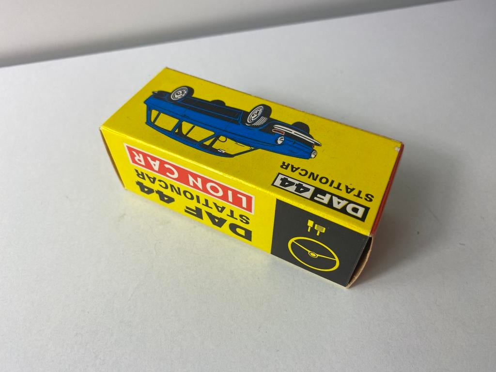 1:43 LION CAR daf 44 stationcar “ original empty box”, Ophalen of Verzenden, Zo goed als nieuw, Auto, Overige merken
