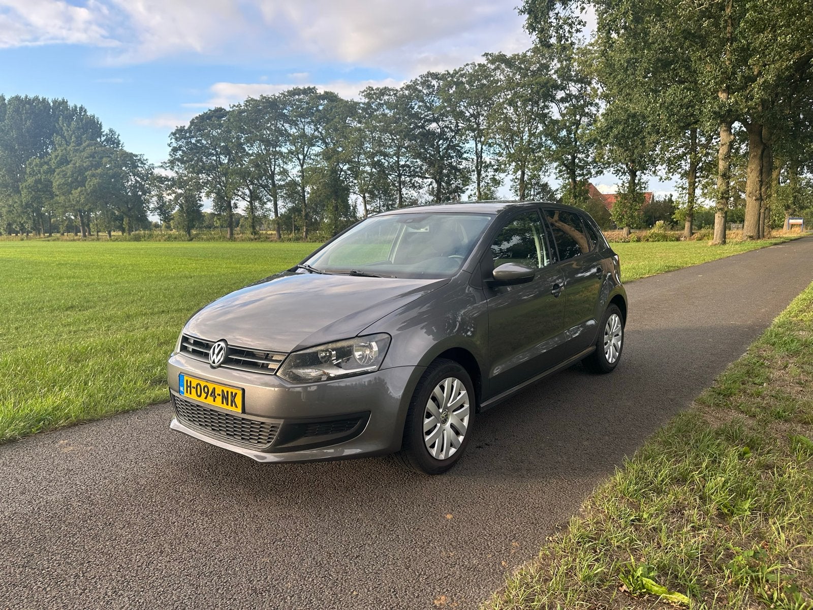 Volkswagen Polo 1.4 63KW AUT 2010 Grijs automaat stoelverwar, Auto's, 40 €/maand, 4 cilinders, Electronic Stability Program (ESP)