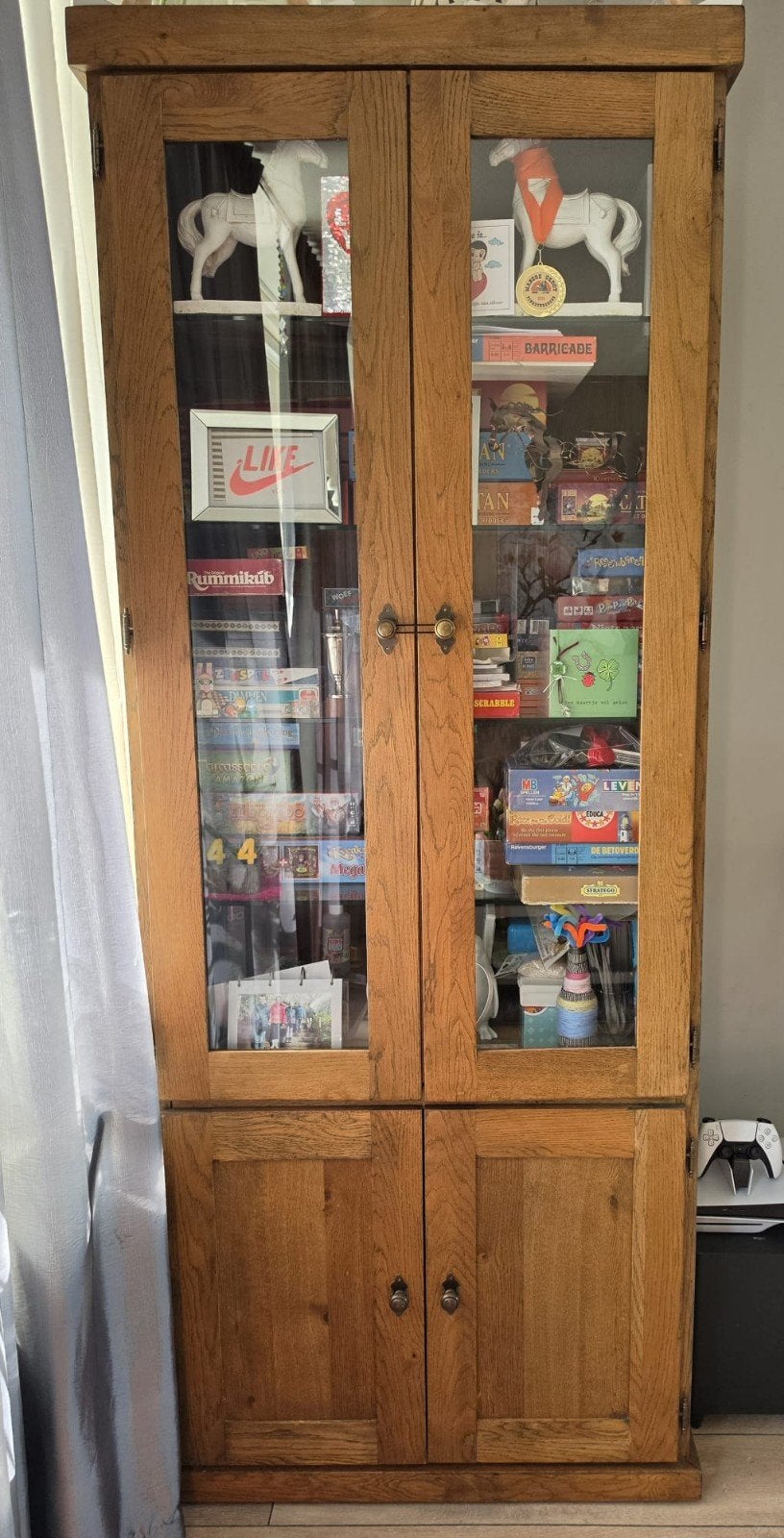 zware houten vitrine kast, Ophalen, Gebruikt, 25 tot 50 cm, 200 cm of meer