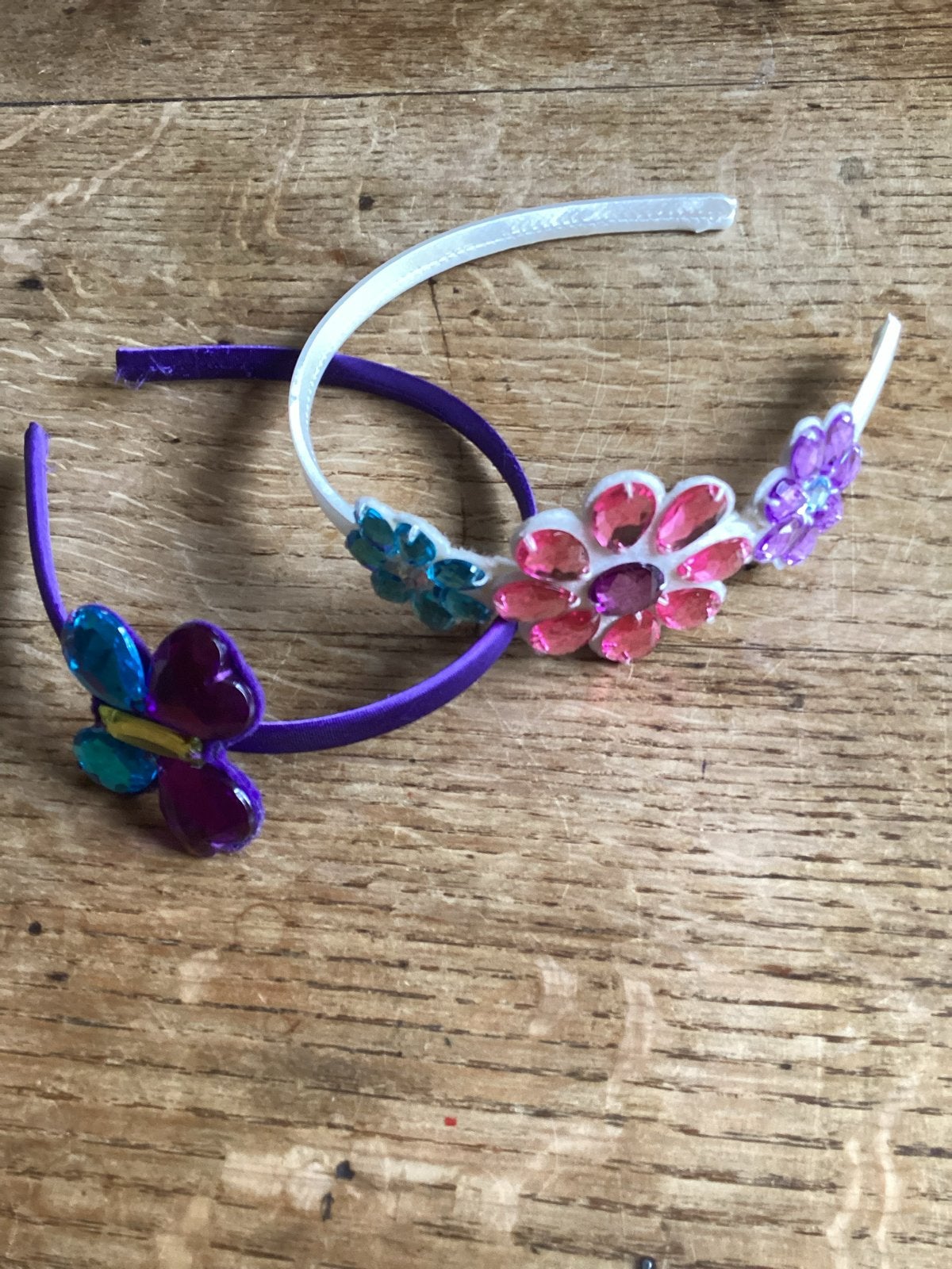 Twee kleurrijke diademen met glimmende steentjes, Sieraden, Tassen en Uiterlijk, Overige Accessoires, Ophalen of Verzenden, Zo goed als nieuw