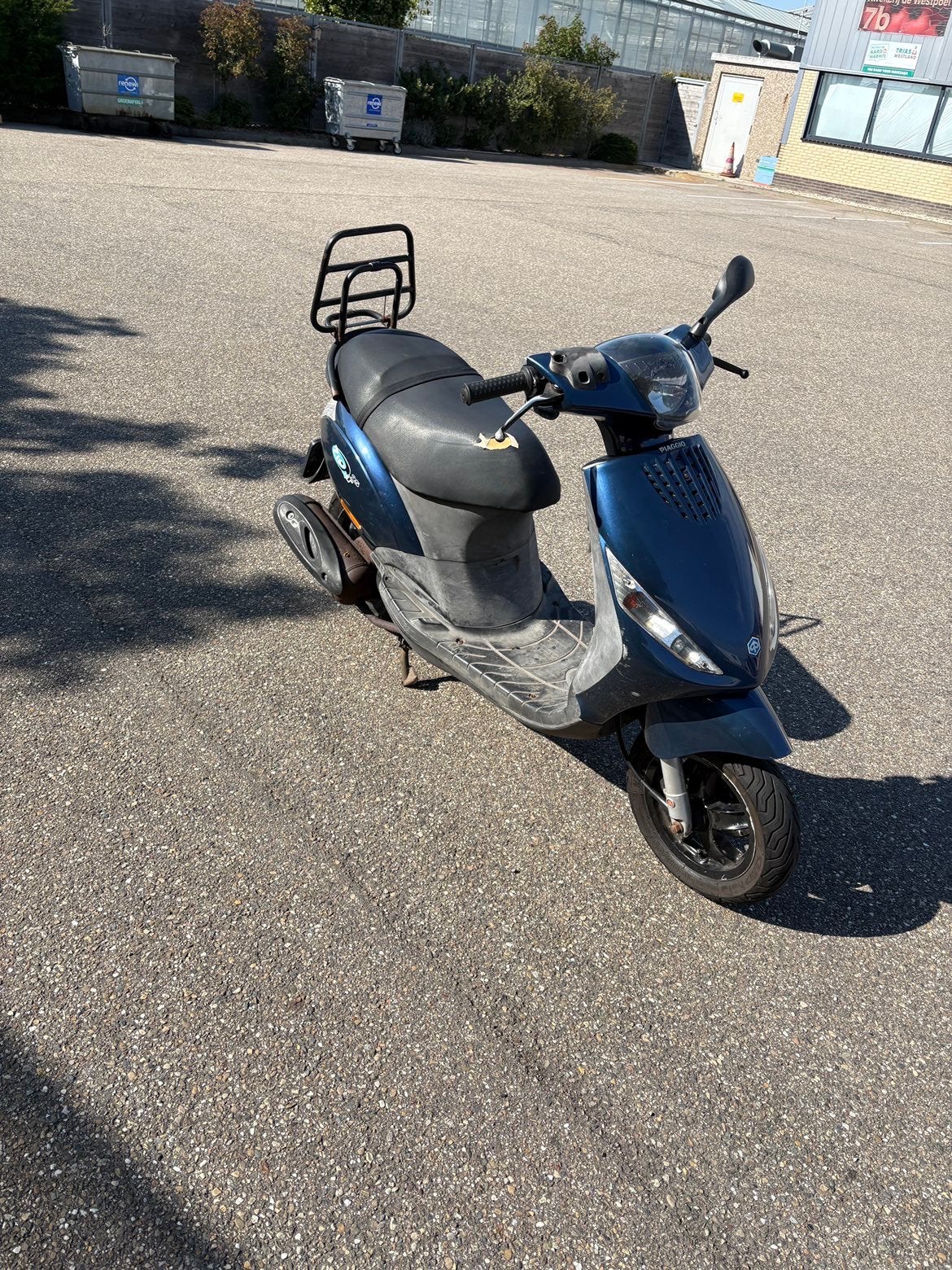 Zip 4 takt uit 2015, Fietsen en Brommers, Scooters | Piaggio, Ophalen of Verzenden, Zo goed als nieuw, Benzine, Zip