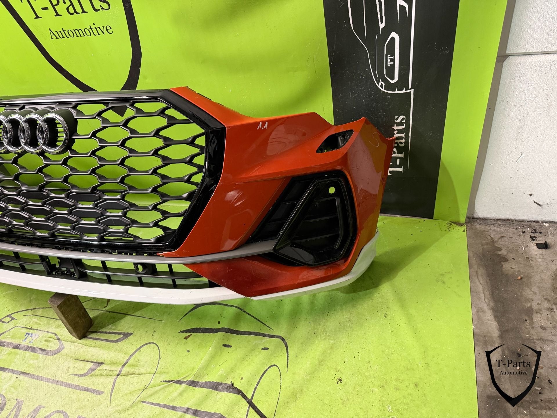 audi Q3 S line voorbumper bumper rooster 2018+, Auto-onderdelen, Gebruikt, AUDI AG, Auto-Union-Strasse 1
85045  Ingolstadt, DE