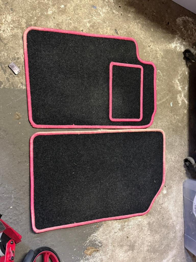 Automatten zwart met roze rand peugeot 206, Ophalen, Gebruikt