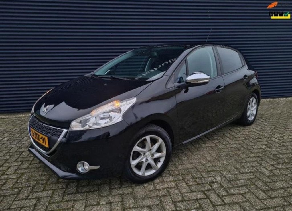 Peugeot 208 1.2 VTI 60KW/82PK 5-D 2015 Zwart, Voorwielaandrijving, 31 €/maand, 1199 cc, 82 pk