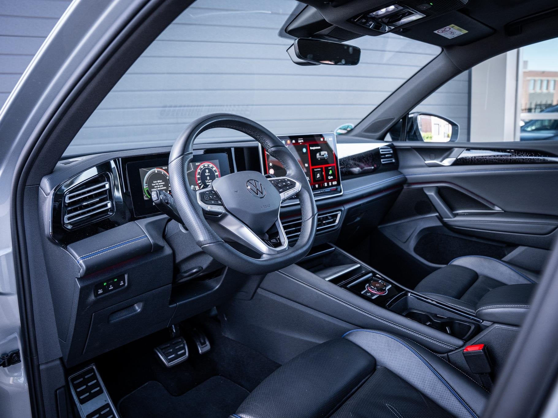 Volkswagen Tiguan 1.5 eHybrid R-Line Edition - Pano l Memory, Auto's, 150 min, Bedrijf, SUV of Terreinwagen, 750 kg