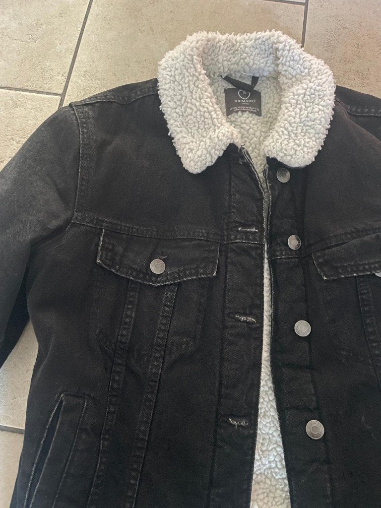 zwarte spijkerjas met bont  Maat 38, Ophalen of Verzenden, Nieuw, Maat 38/40 (M), Zwart