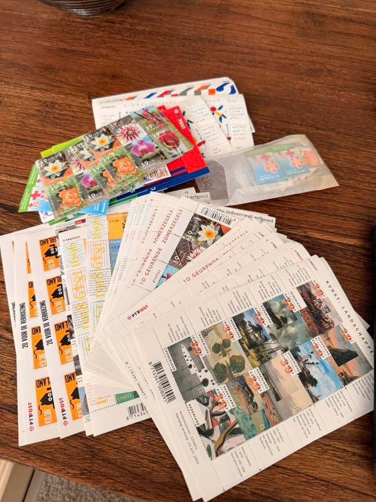 Te koop 1000 x € 0,39 frankeergeldige postzegels TWV € 390,=, Postzegels en Munten, Postzegels | Nederland, Ophalen of Verzenden