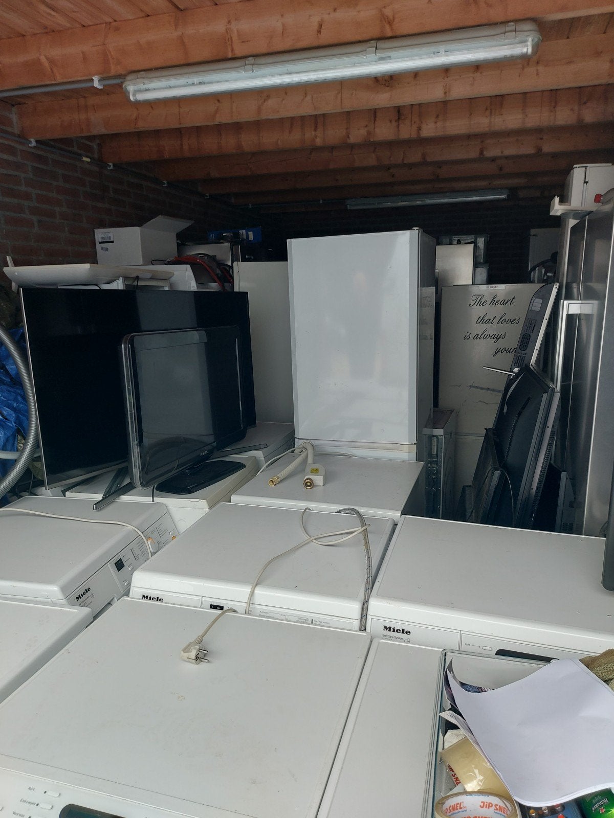 Foto 3 van Retouren Witgoed: Wasmachines, Koelkasten, Vaatwassers