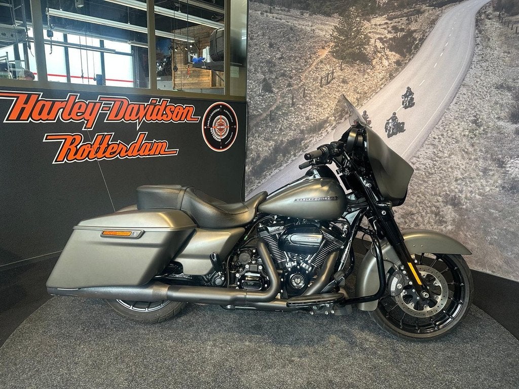Harley-Davidson FLHXS Street Glide Spec. Sol.C (bj 2019), Laan van Vredenoord 33
2289 DA  RIJSWIJK, NL, Bedrijf, Toermotor, Sales@harleydavidsonrotterdam.nl