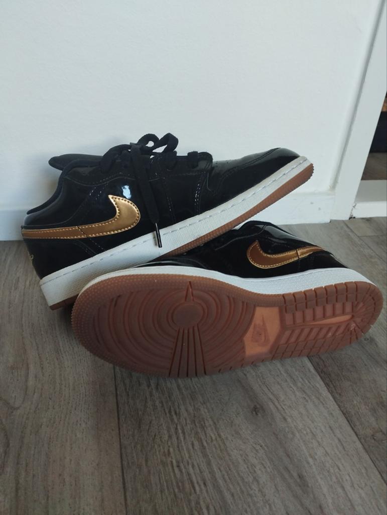 Zwarte Nike Jordan limited edition, Zwart, Ophalen of Verzenden, Nike Air Jordan, Sneakers of Gympen