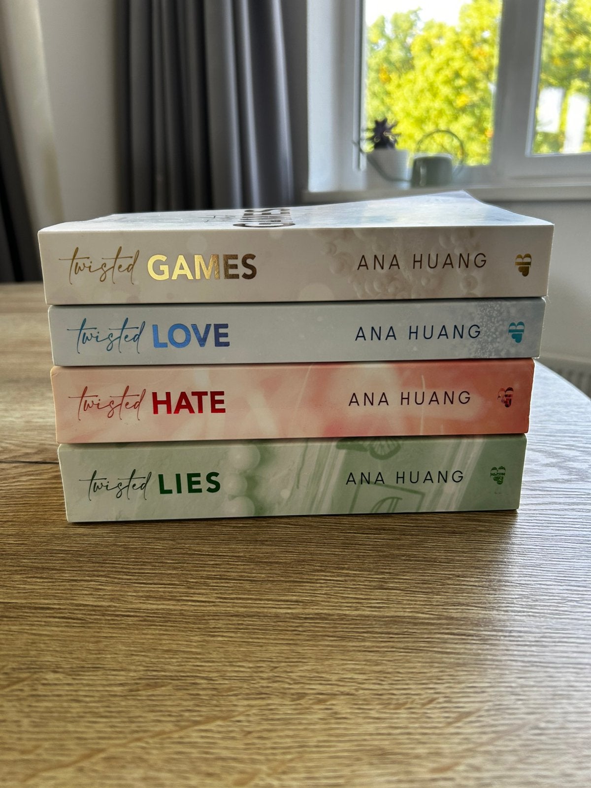 Twisted series - Ana Huang - Engels, Ophalen of Verzenden, Gelezen, Amerika