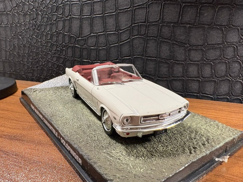 Aangeboden : Ford Mustang Convertible, Hobby en Vrije tijd, Modelauto's | 1:43, Nieuw, Auto, Overige merken, Ophalen of Verzenden