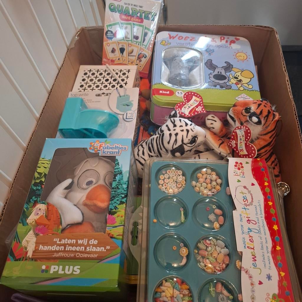 10 dozen Rommelmarkt spullen. Zowel nieuw als gebruikt., Ophalen