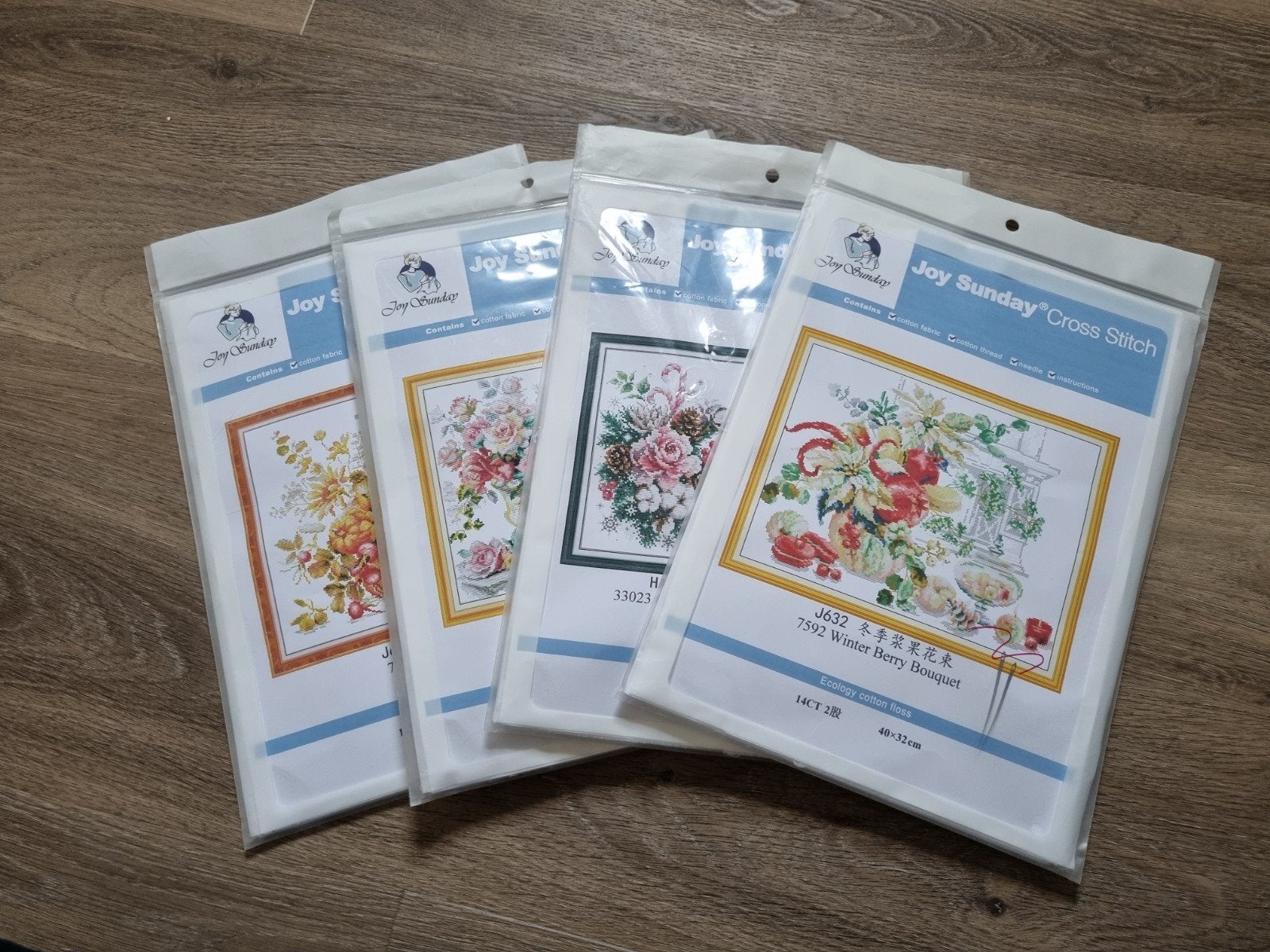 Joy Sunday 4 Borduurpakketten - 4 seizoenen., Ophalen of Verzenden, Nieuw, Handborduren, Borduurpakket
