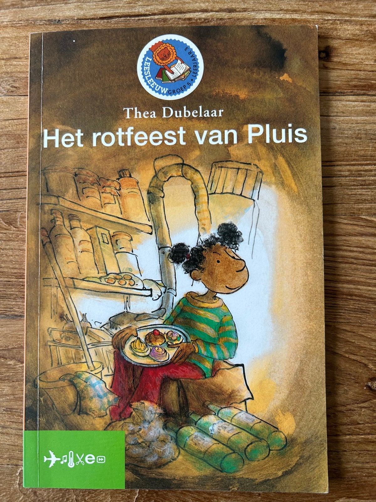 Het rotfeest van Pluis - Thea Dubelaar (2004), Ophalen of Verzenden, Zo goed als nieuw, Fictie algemeen