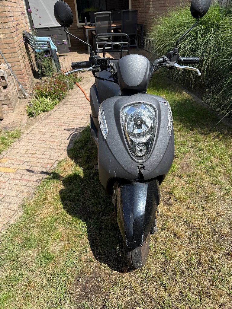 Sym Mio 50i 4-takt injectie 08-2020 brom 8900km - voorschade, Fietsen en Brommers, Scooters | SYM, Gebruikt, Maximaal 45 km/u
