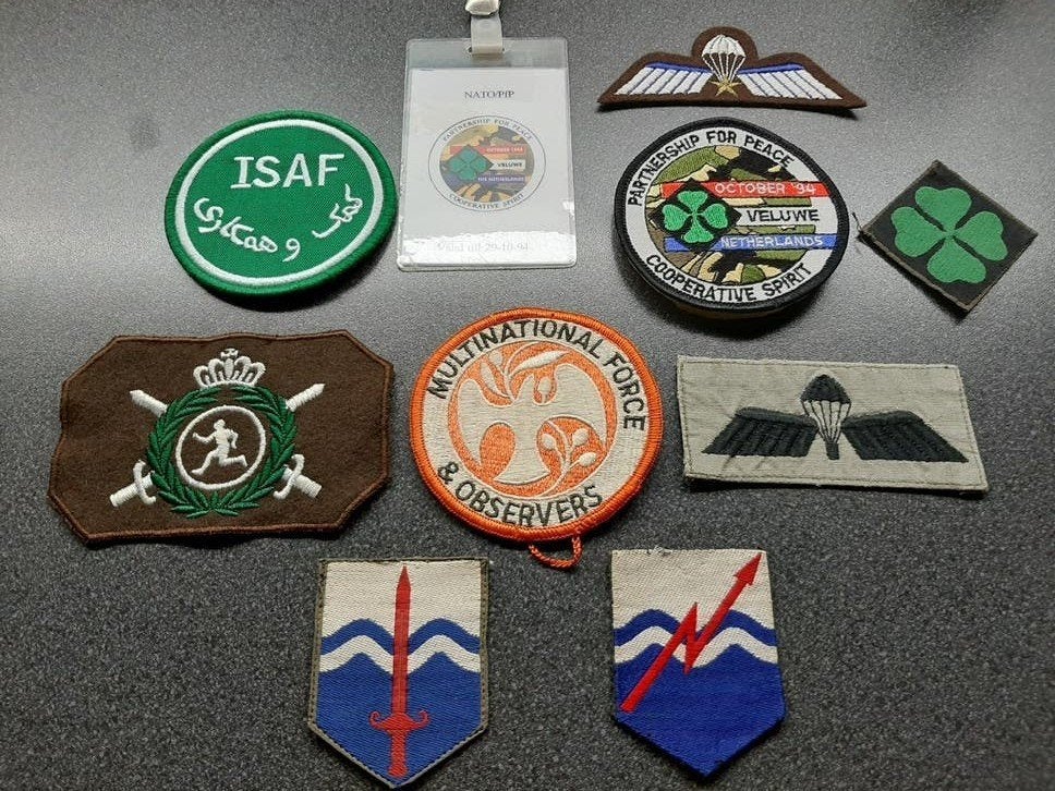 Militaria   KL  / Lotje  divers  / Nederland., Ophalen of Verzenden, Landmacht, Nederland, Embleem of Badge