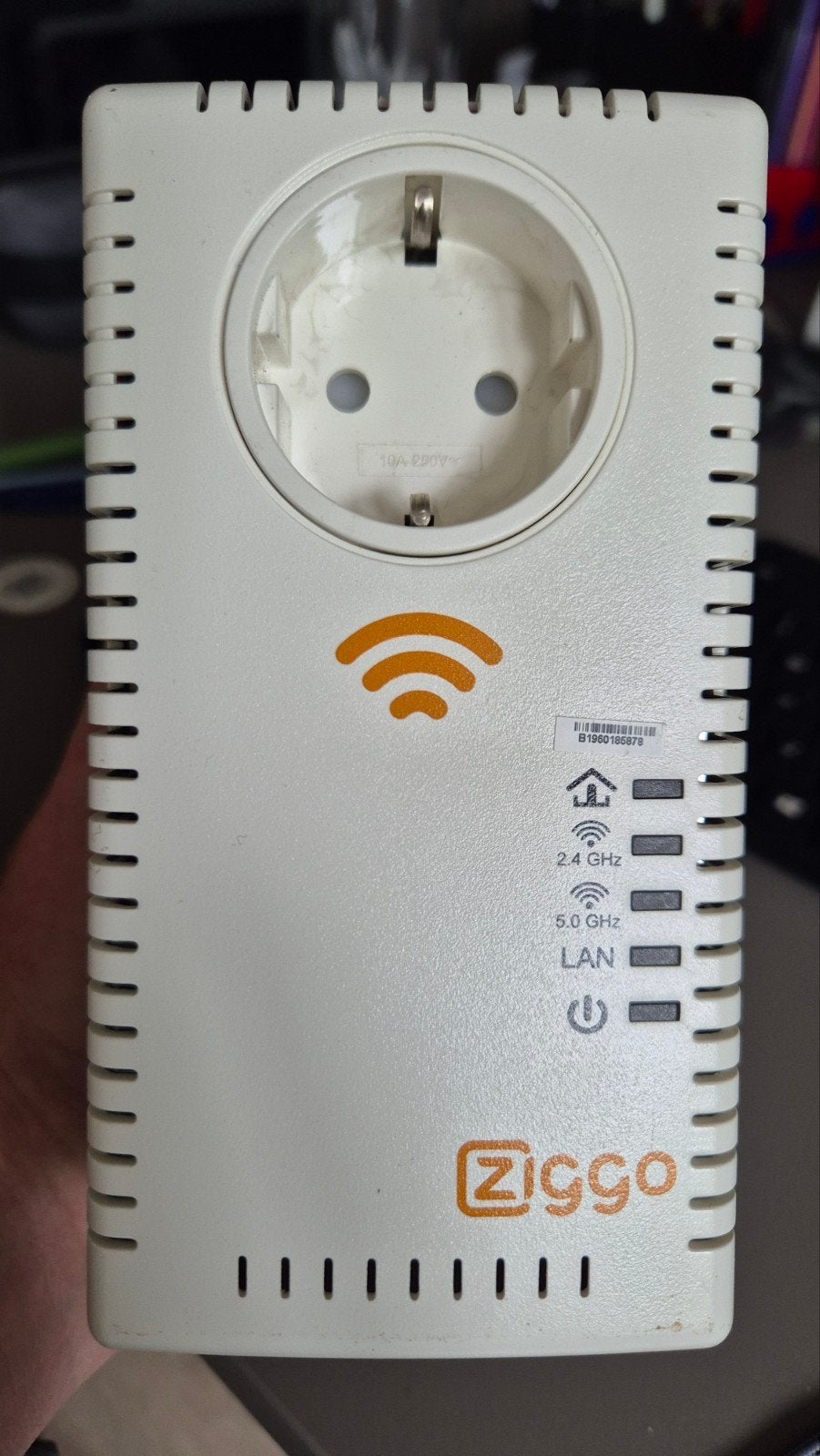 Ziggo Powerline Adapter met Wifi en stopcontact, Verzenden, Gebruikt, Ziggo