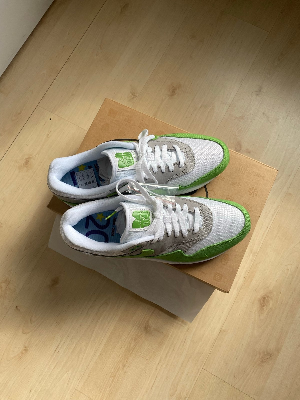 Nike x Patta Air Max 1 Chlorophyll, Ophalen of Verzenden, Nieuw, Overige kleuren, Sneakers of Gympen