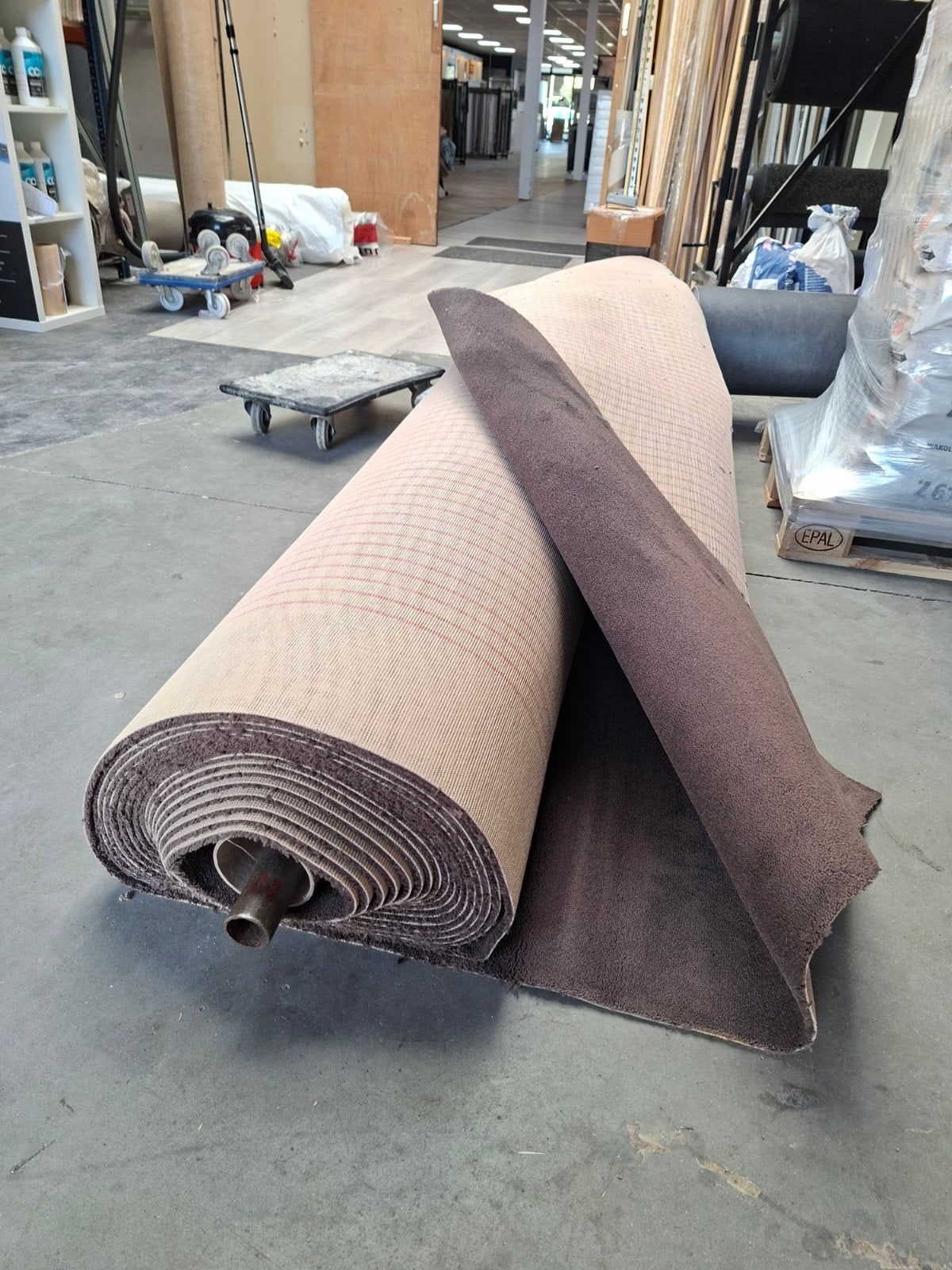 Desso Vloerbedekking kleur taupe/ bruin, Ophalen, Nieuw