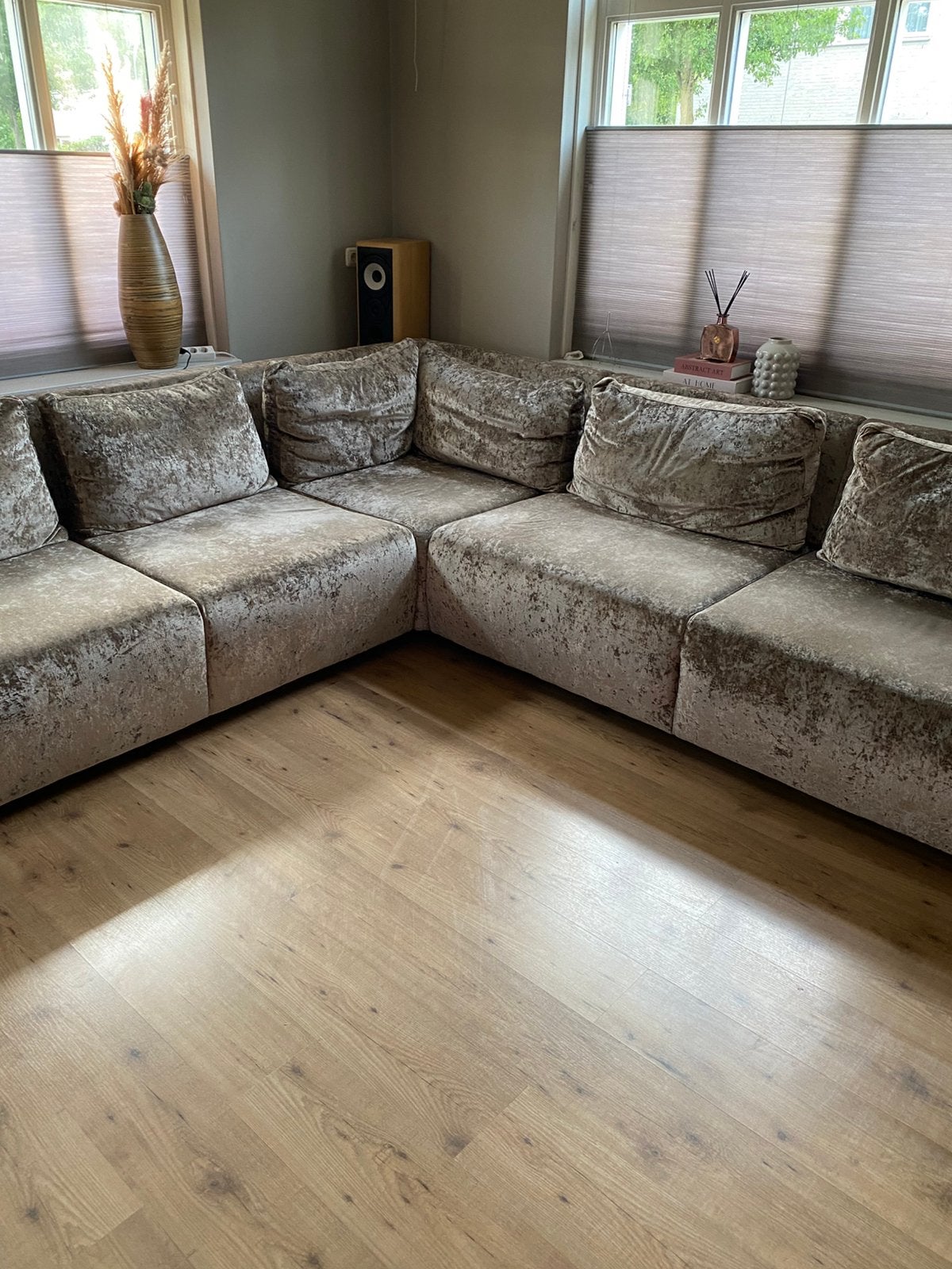 Nog een zeer mooie hoekbank van het stoere merk urban sofa., Ophalen, Zo goed als nieuw