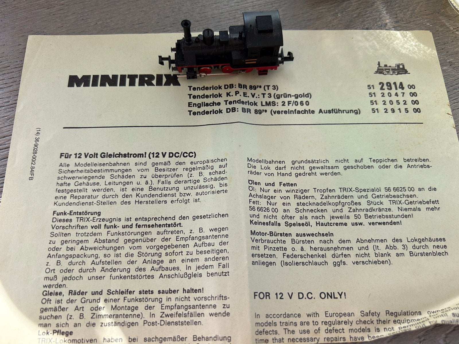 Minitrix locomotief 2914 - Zwart met rode wielen N-spoor, Gebruikt, Trix, Ophalen of Verzenden, Analoog